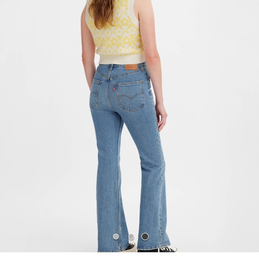 Levis 70s flare size 28x32 brand new with tags